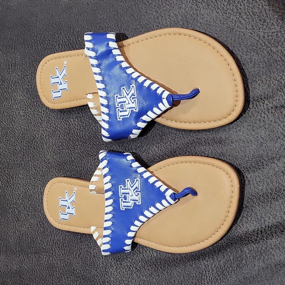 University of Kentucky Sandals - Picture 2 of 11